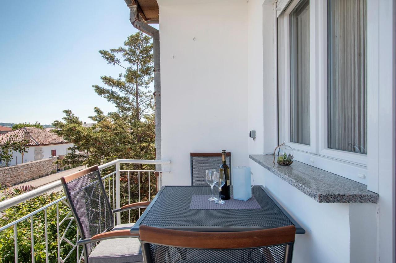 Apartment Kris Pula Luaran gambar