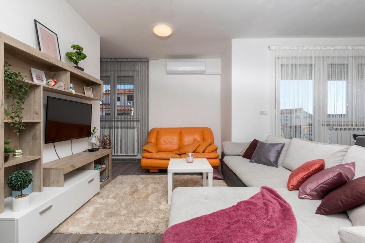 Apartment Kris Pula Luaran gambar