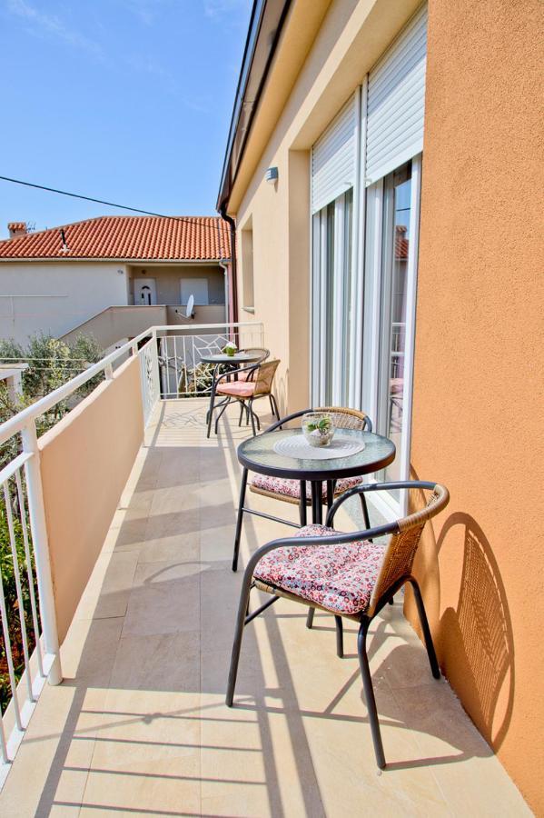 Apartment Kris Pula Luaran gambar